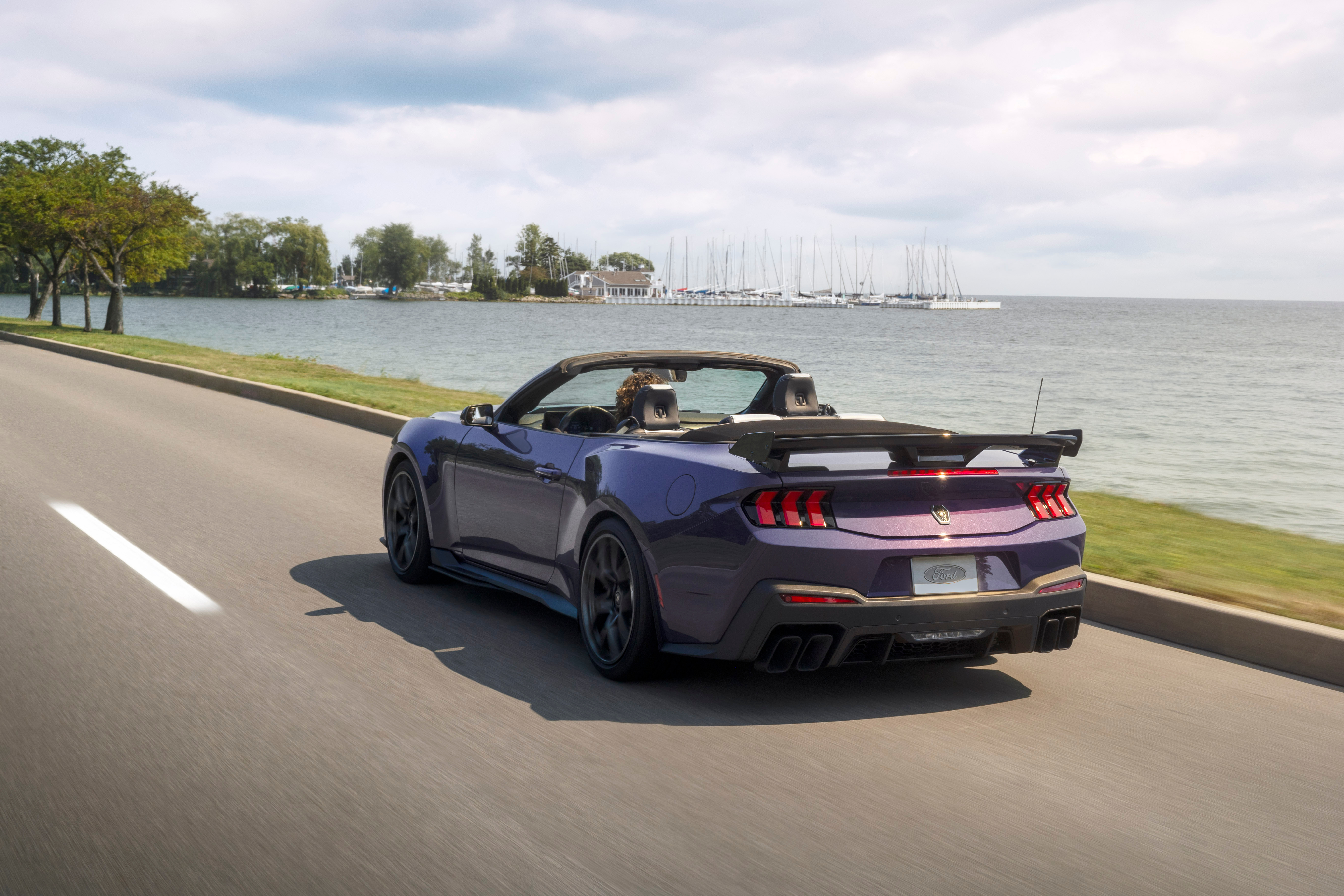 SMALL_Ford_Mustang_Dark_Horse_SC_Convertible_21_29